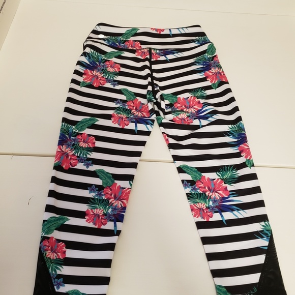 Zella Women's Flower Print, Stripes  Leggings - Picture 3 of 7